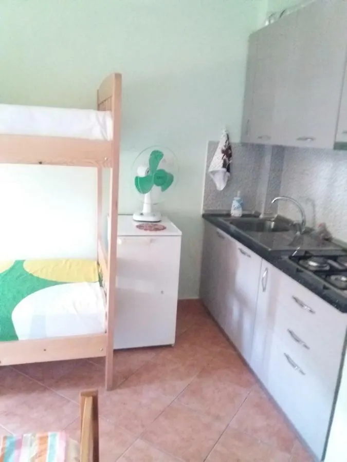 גולם The Green Apartment